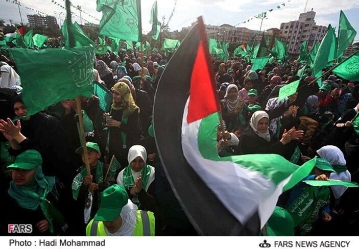 O Hamas, que perpetrou o ataque por por terra, água e ar, é um grupo extremista islâmico que governa a Faixa de Gaza.