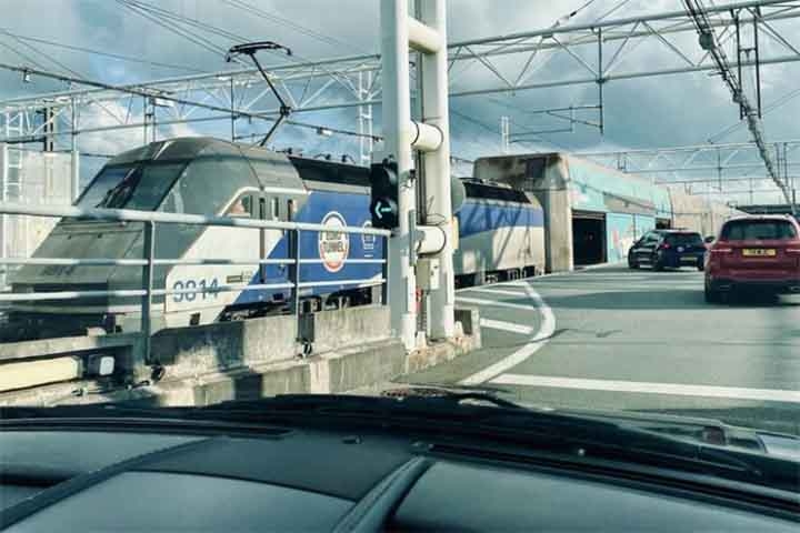 Em 18 de novembro de 1996 ocorreu o único incidente sério da história do Eurotúnel. O incêndio em um trem que transportava caminhões paralisou as operações até 4 de dezembro. Apesar da magnitude que o fogo atingiu, não houve mortos. 
 Reprodução: Flipar