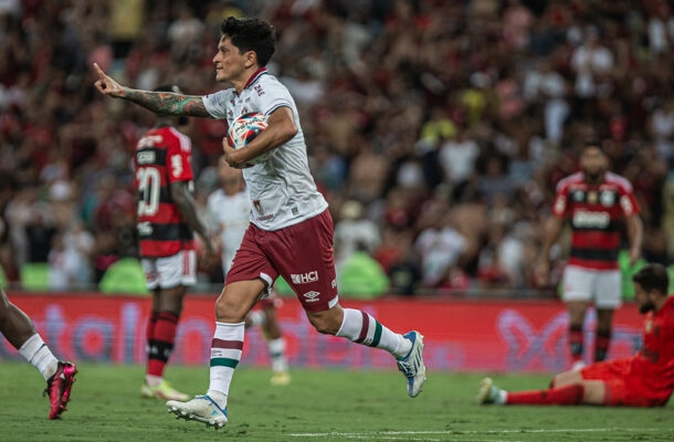 11ª rodada do Campeonato Carioca - Flamengo 1 x 2 Fluminense, no Maracanã - Gols: Everton (FLA)