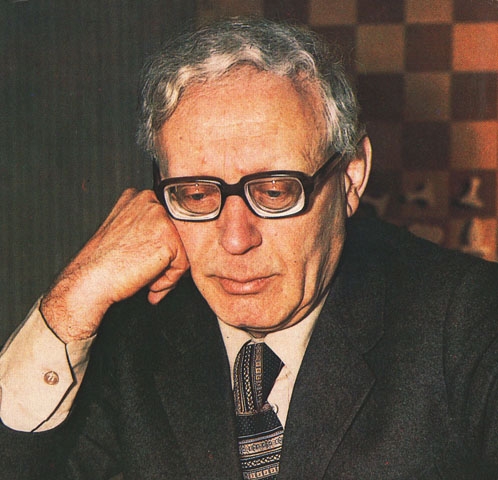 Mikhail Botvinnik (1911-1995) - Nascido no Império Russo, tinha 14 anos quando chamou atenção ao derrotar o campeão mundial José Raúl Capablanca. Campeão mundial cinco vezes em períodos distintos (1948, 51, 54, 58 e 61). A longevidade de sua atuação é atribuída ao seu estudo. Considerado muito técnico nas partidas.  Reprodução: Flipar