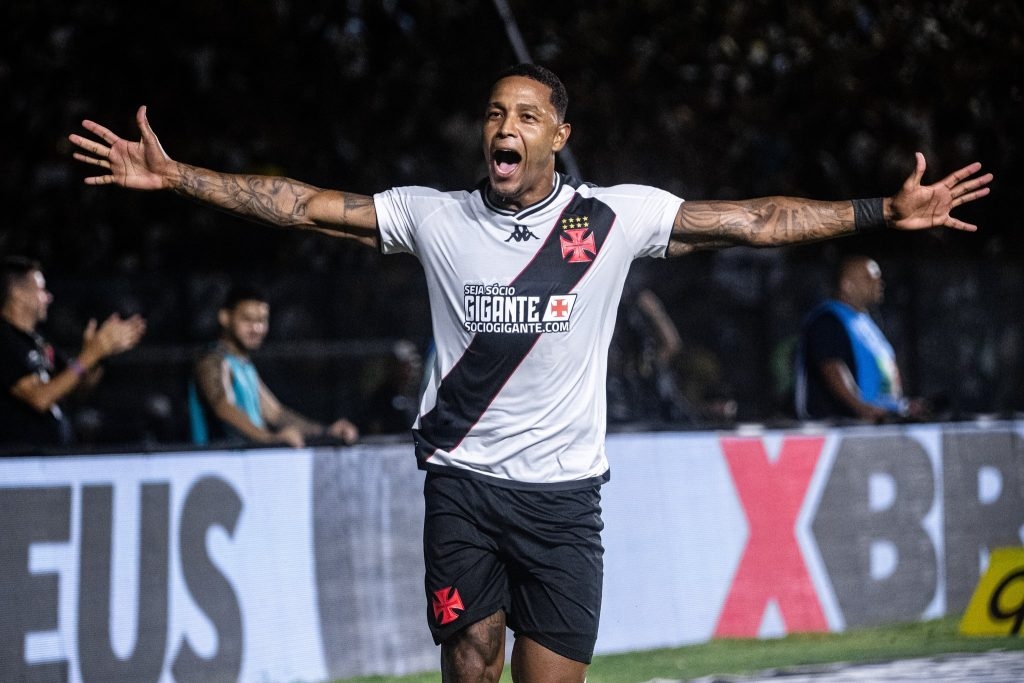 Autor do gol da vitória, David comemora boa fase do Vasco: ‘Ficamos mais leves para jogar’ Leonardo Young