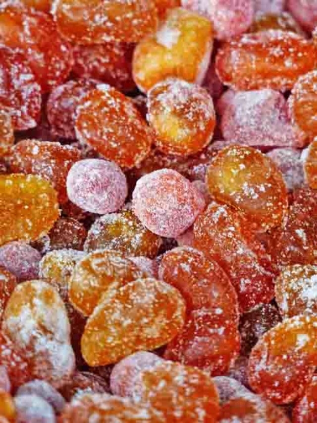 Os cientistas analisaram um estudo britânico com mais de 428 mil voluntários para chegar a essa conclusão. As frutas secas conseguem manter os nutrientes no processo de desidratação, incluindo fibras, vitaminas e minerais. Eles podem controlar os índices de açúcar no sangue e melhorar a sensibilidade à insulina.

 Reprodução: Flipar