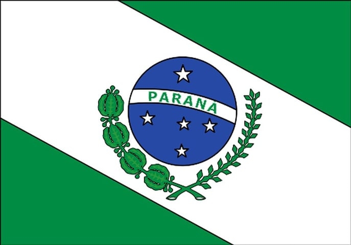 Paraná (PR) - Adoção: 27 de maio de 2002. Representação: O verde representa as matas, o branco a paz, e os ramos simbolizam a produção agrícola. Reprodução: Flipar