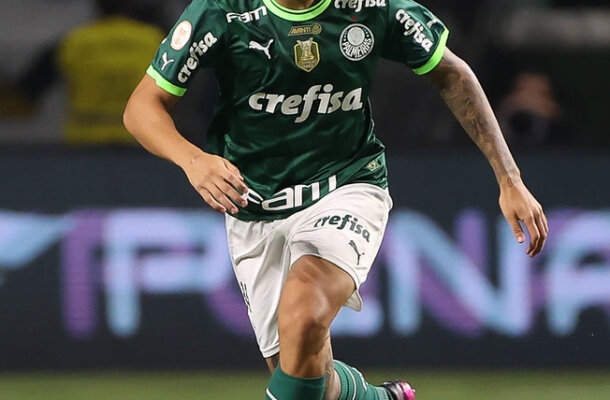 NAVES - Passou sufoco no início, quando o pouco entrosamento com Luan foi responsável por espaços que deram ao Bragantino espaços para arrematar.  NOTA 5,5  - Foto: Cesar Greco/Palmeiras