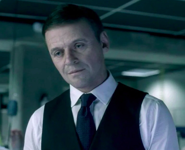 Anthony Hopkins: Não é só no cinema que grandes atores surgem rejuvenescidos com a ajuda da tecnologia. Anthony Hopkins, por exemplo, ganhou uma aparência jovem para uma cena da série “Westworld”.