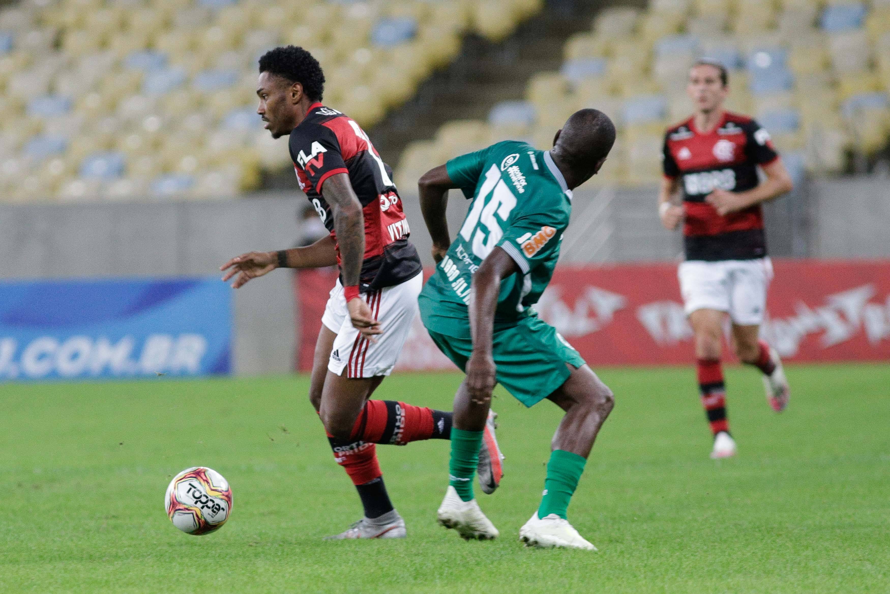 Lances do jogo. Foto: Alexandre Cassiano / Agência O Globo