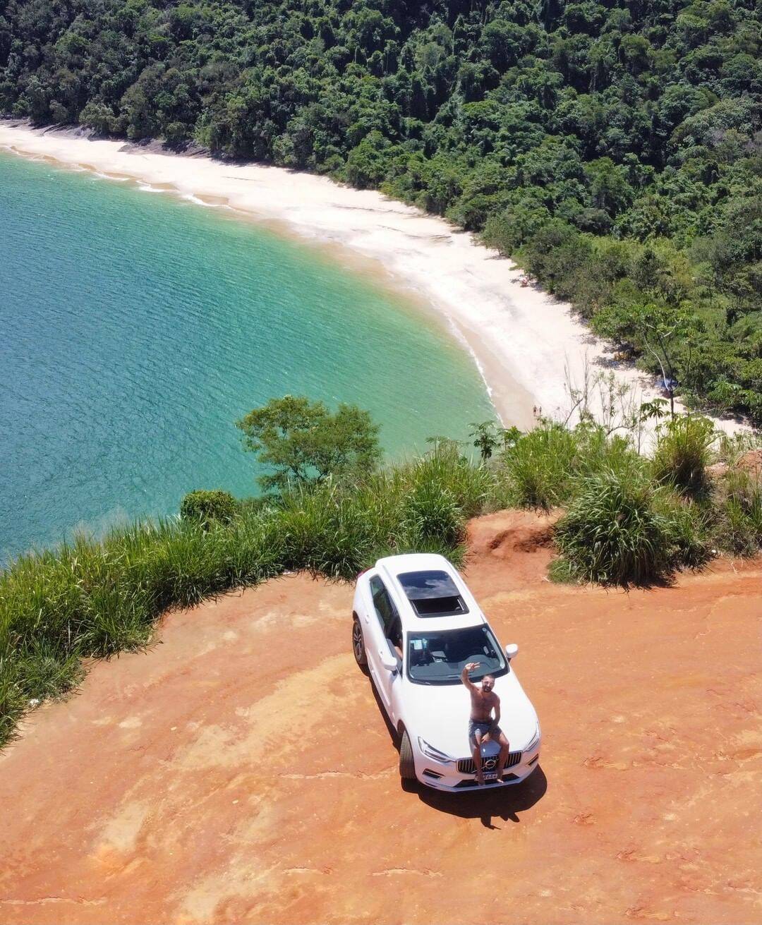 Mar de Figueira é calmo e local é propício para descanso. Foto: Reprodução/Instagram