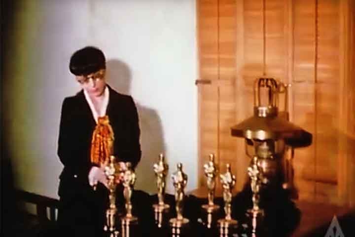 Com oito premiações, Head lidera a lista que tem no segundo posto a também figurinista Irene Sharaff (1910 - 1993). Reprodução: Flipar