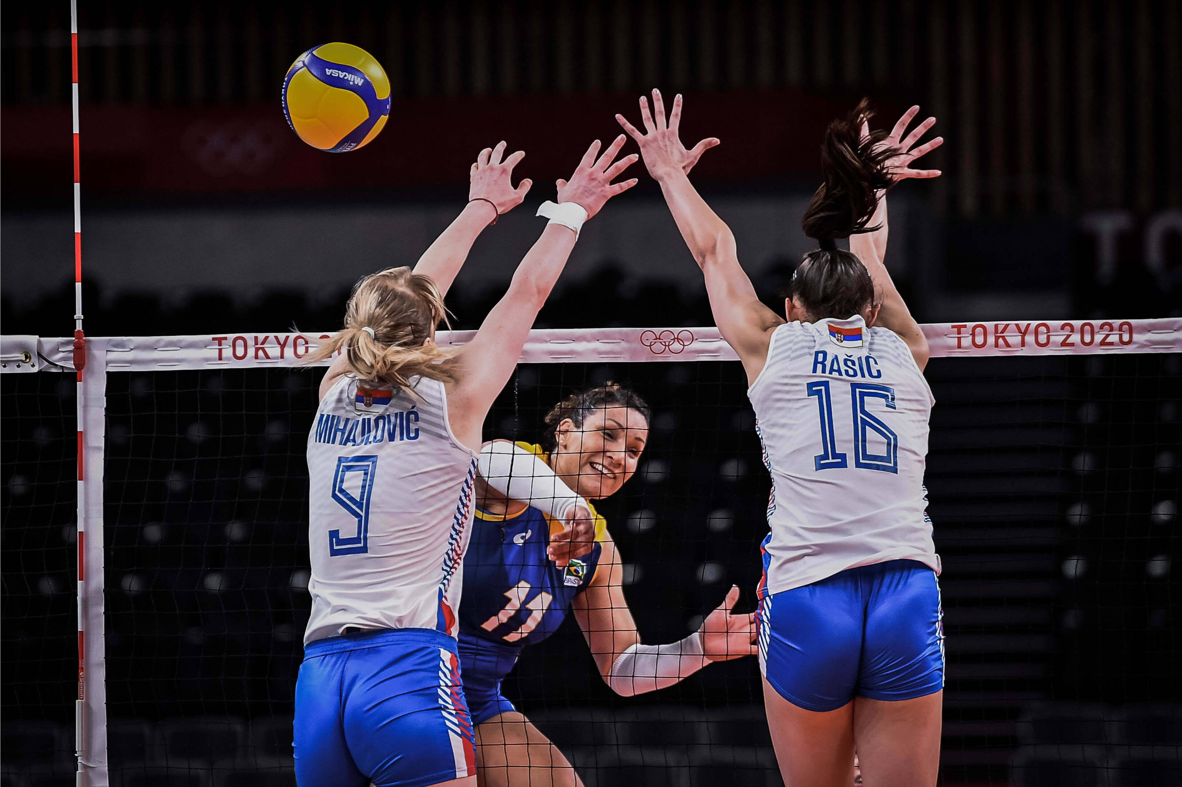 De virada, Sérvia bate a Itália e é a nova campeã mundial de vôlei feminino