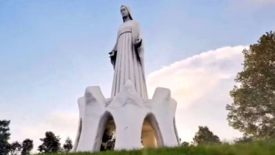 A cidade de Kikola, na Polônia, irá abrigar uma estátua da Virgem Maria maior que a do Cristo Redentor, no Rio de Janeiro. O início da construção da imagem foi anunciado pelo bilionário Roman Karkosic, financiador da obra. 
 Reprodução: Flipar