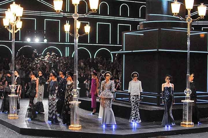 Sua influência atravessou gerações. Mais do que roupas, Chanel criou um estilo de vida: livre, prático e atemporal.
 Reprodução: Flipar