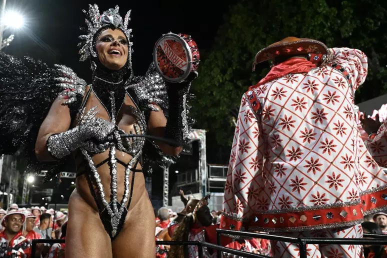 Viviane Araújo, rainha de bateria da Salgueiro.. Foto: Alexandre Brum