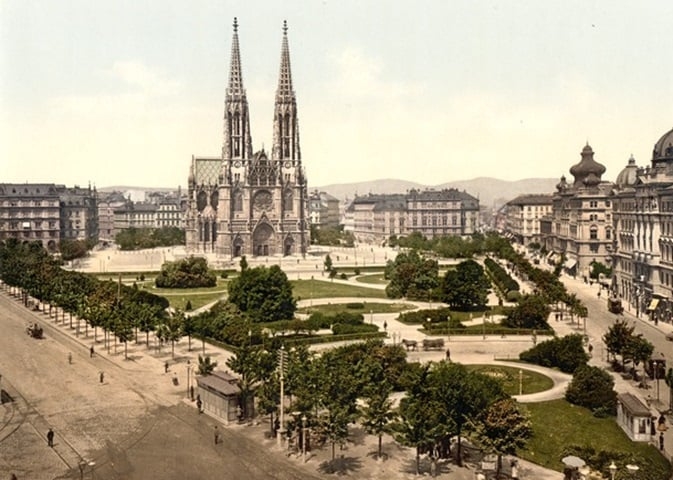 A história de Viena também é riquíssima, como capital do Sacro Império Romano-Germânico e capital do Império Austríaco. Reprodução: Flipar