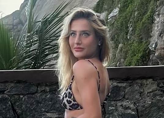 Bruna Griphao renova bronze com biquíni de oncinha no Rio. Foto: Reprodução/Instagram