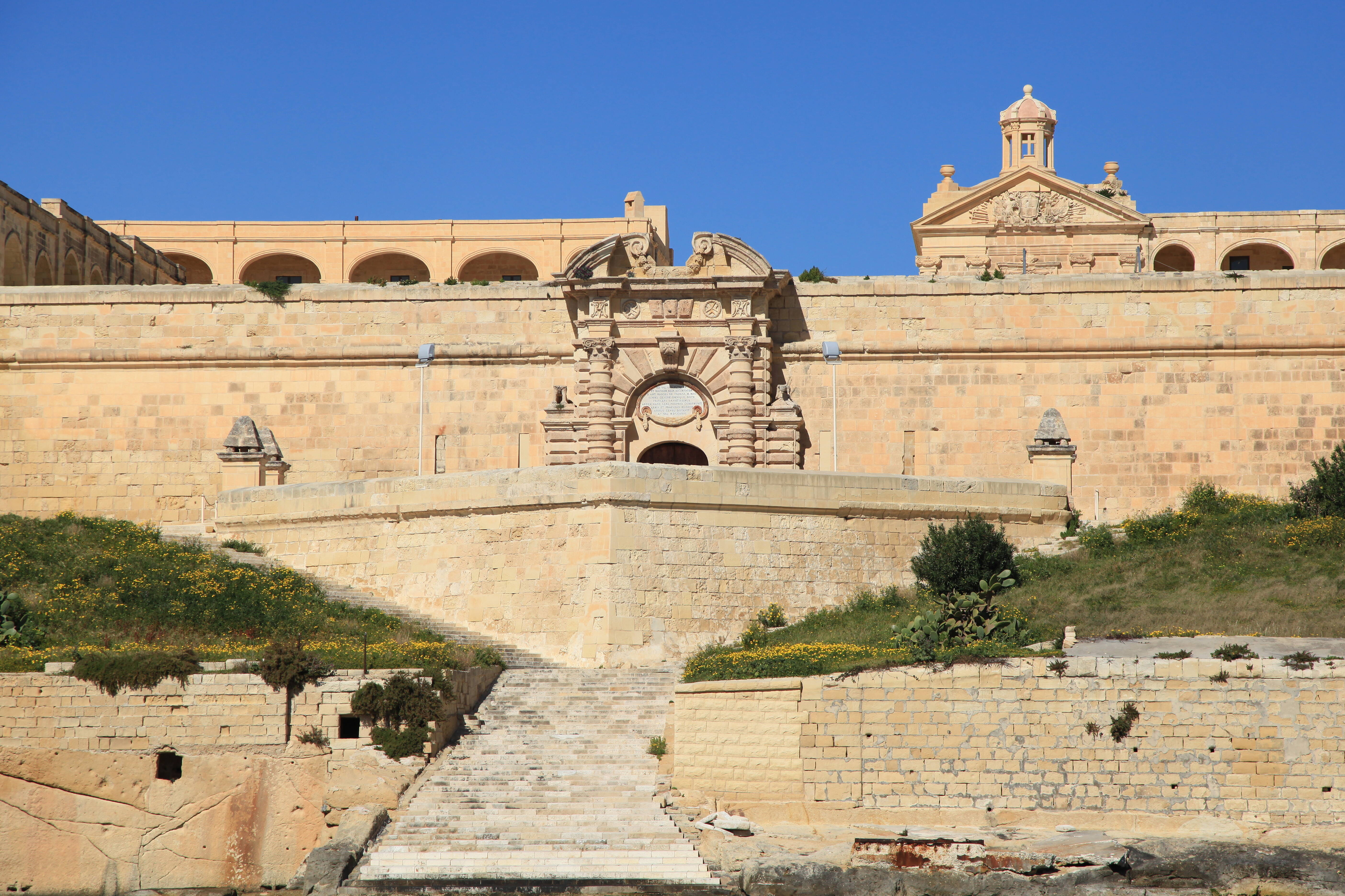 Fort Manoel (Malta): localizada em Mdina, a construção de 1723 foi o cenário da morte de Eddard Stark, no fim da primeira temporada. Foto: Wikimedia Commons