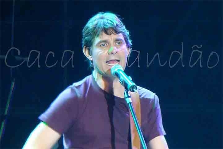 O retorno à música ocorreu em 1978, quando participou do álbum “Clube da Esquina 2”. No ano seguinte, lançou o disco “A Via Láctea”, consolidando sua sonoridade delicada e poética. 
 Reprodução: Flipar