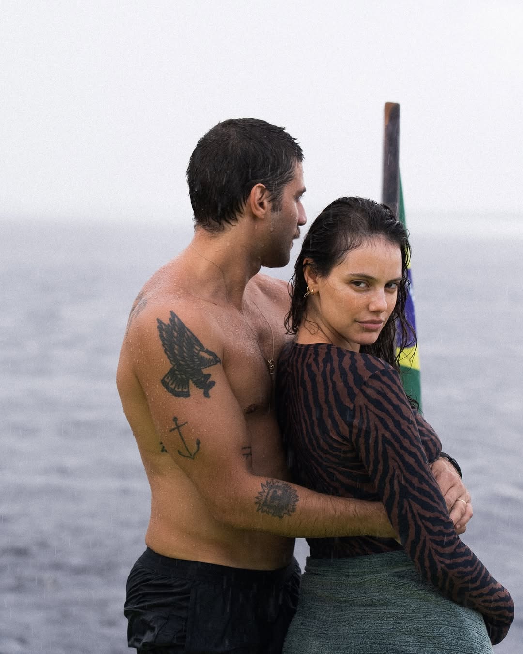 Chay Suede e Laura Neiva renovam bronzeado. Foto: Reprodução Instagram - 19.4.2025