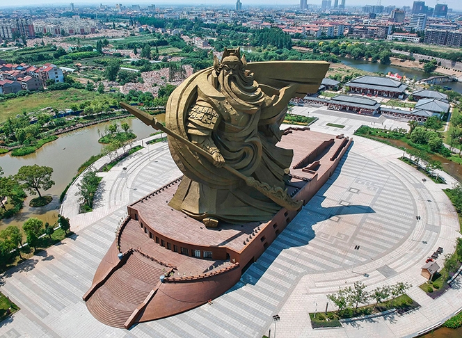 Guan Yu (China) - 58m - Fica em Jongzhou. Inaugurada em 2016.  Feita de 4 mil tiras de bronze. Retrata o general Guan Yu, que viveu no século 3 a.C. Reprodução: Flipar