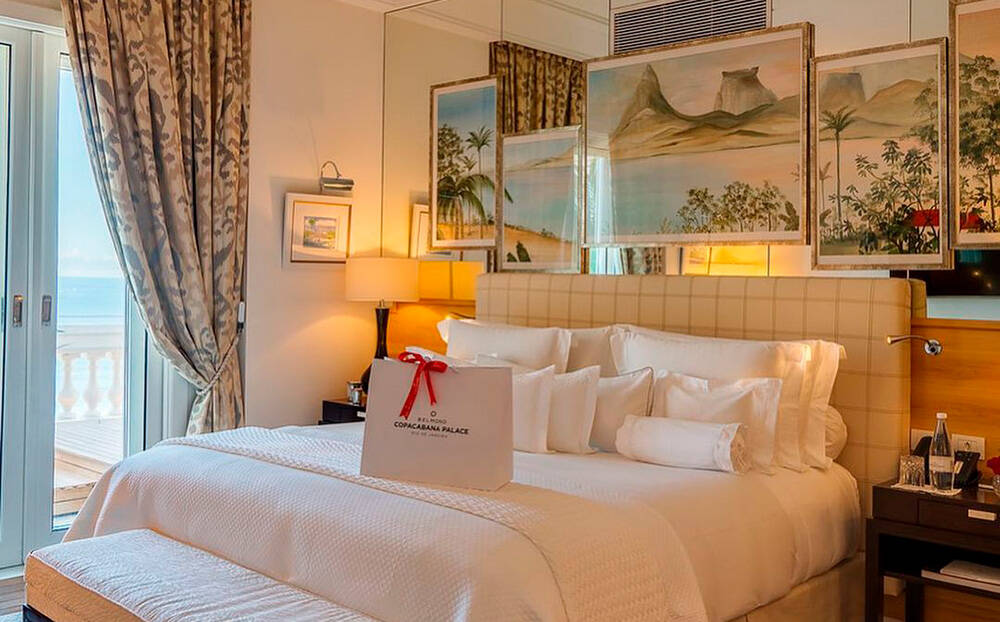 O hotel Copacabana Palace tem quase 100 anos e é um marco da praia de mesmo nome. Foto: Reprodução/Instagram