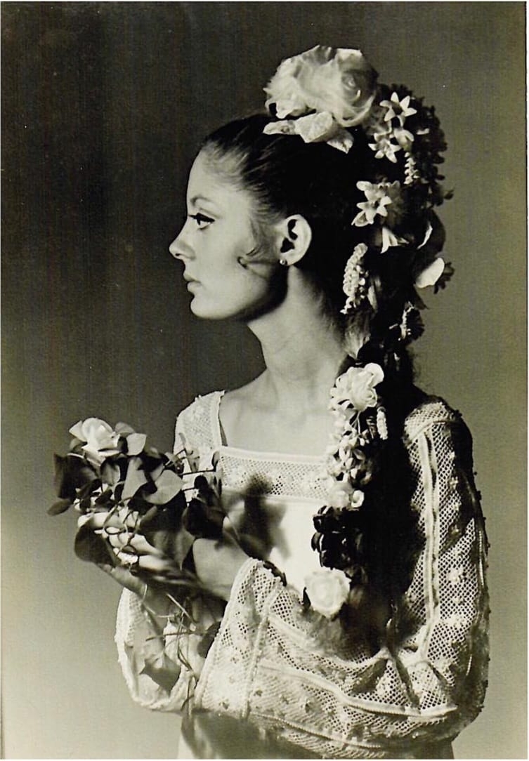 Sarandon se formou na Catholic University of America, em Washington, D.C., onde se formou em artes dramáticas em 1968. Durante a faculdade, conheceu Chris Sarandon, com quem se casou em 1967. Ele também era estudante de teatro. Os dois se divorciaram em 1979, mas Susan manteve o nome artístico “Sarandon”.  
 Reprodução: Flipar