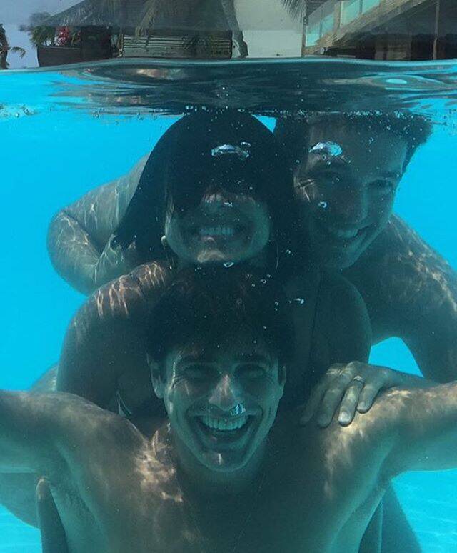 Reynaldo Gianecchini em Jericoacoara com amigos. Foto: Reprodução