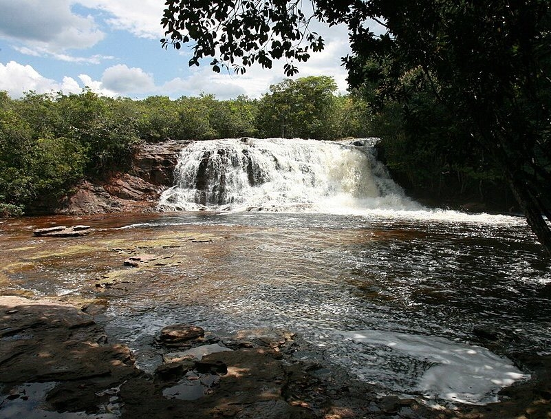 A região de Presidente Figueiredo conta com uma diversidade de terrenos acidentados, que cria um ambiente ideal para o surgimento de várias cachoeiras.