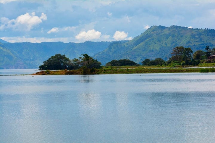 As principais ilhas são bastante povoadas. A capital Sumatra tem mais de 50 milhões de habitantes. A Ilha de Sulawesi tem quase 20 milhões. Todas com belas paisagens.  Reprodução: Flipar