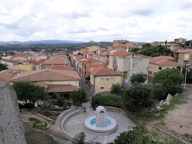Um achado histórico: mergulhadores descobriram recentemente milhares de moedas antigas do Império Romano enquanto exploravam as águas locais, na região costeira de Arzachena, na Itália. Reprodução: Flipar
