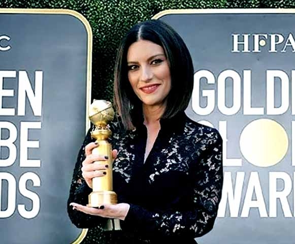 Ela também conquistou  cinco prêmios Grammy Latino, além de reconhecimento por suas vendas massivas de discos no mundo todo - mais de 70 milhões de cópias vendidas, com certificações múltiplas, incluindo dezenas de discos de platina, vários de ouro e alguns de diamante.
 Reprodução: Flipar