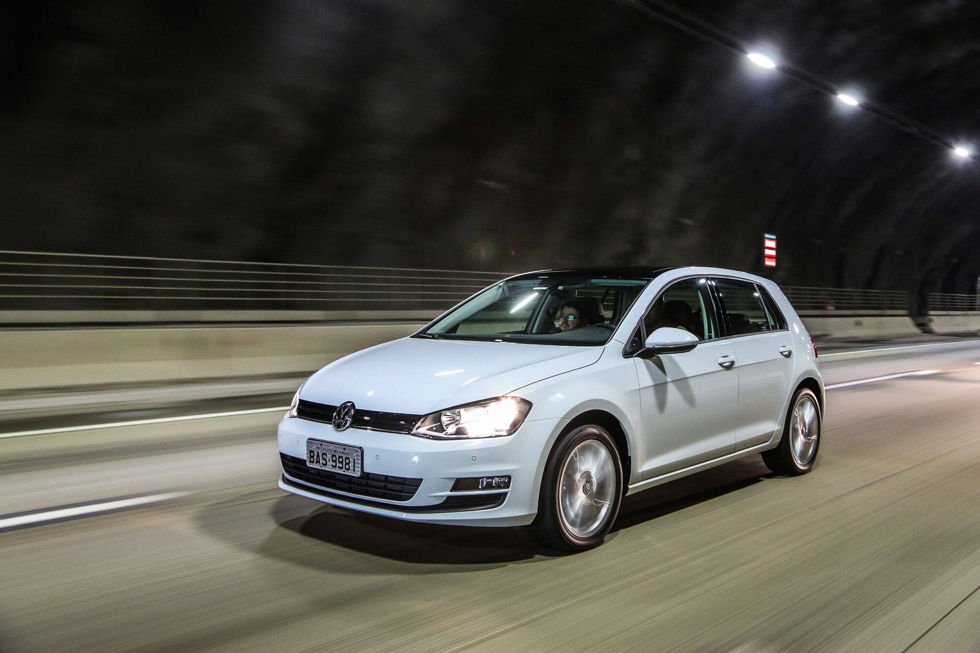 Esqueça o motor 1.6, o Volkswagen Golf 1.0 TSI é a verdadeira versão de entrada do hatch médio, por R$ 74.990.. Foto: Divulgação/Volkswagen