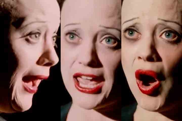 A cinebiografia “Piaf – Um Hino ao Amor”, dirigida por Olivier Dahan, em 2007, é uma das mais célebres homenagem à artista no século 21. O filme reconstrói sua trajetória desde a infância nas ruas até o estrelato mundial, destacando suas paixões e tragédias. 
 Reprodução: Flipar