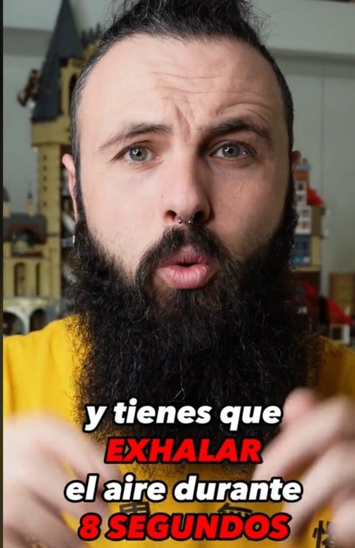 Segundo o influenciador, o método chama-se “4-7-8” e é um recurso ao qual militares dos Estados Unidos recorrem em situações extremas. A técnica baseia-se nos seguintes passos: inspirar profundamente por 4 segundos Reprodução: Flipar