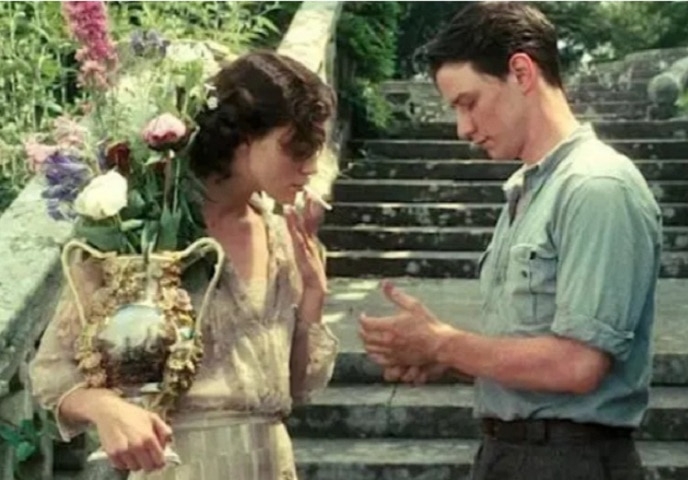 Desejo e Reparação (2008)
Dirigido por Joe Wright, estrelado por Keira Knightley, James McAvoy e Saoirse Ronan.
Um mal-entendido na infância de uma garota leva a consequências devastadoras para um casal apaixonado durante a Segunda Guerra Mundial.  Reprodução: Flipar