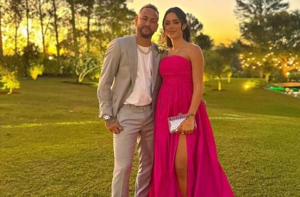 Além de marcar o primeiro gol pelo Al Hilal, Neymar apareceu novamente usando alianças de compromisso, o que pode ser um indício de reconciliação com Bruna Biancardi. Foto: Reprodução / Instagram