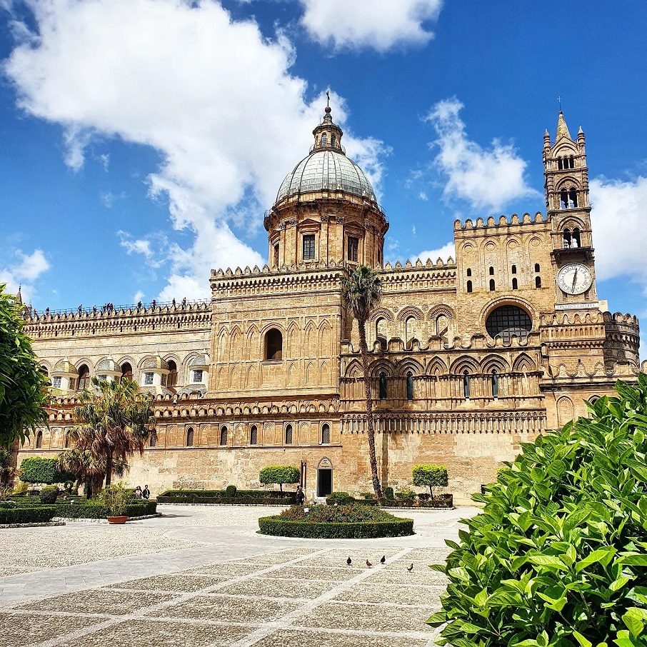 A Catedral da capital da Sicília, Palermo, na Itália.. Foto: Reprodução/Instagram @aga.ta.gie 14.12.2022