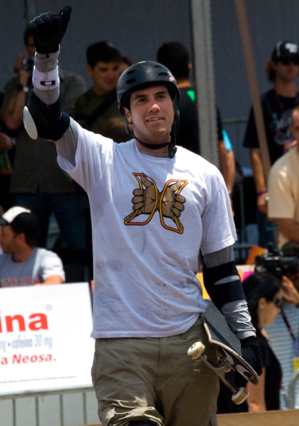Em 1997, o brasileiro Bob Burnquist foi eleito o melhor skatista do mundo pela conceituada revista especializada “Thrasher”.

 Reprodução: Flipar