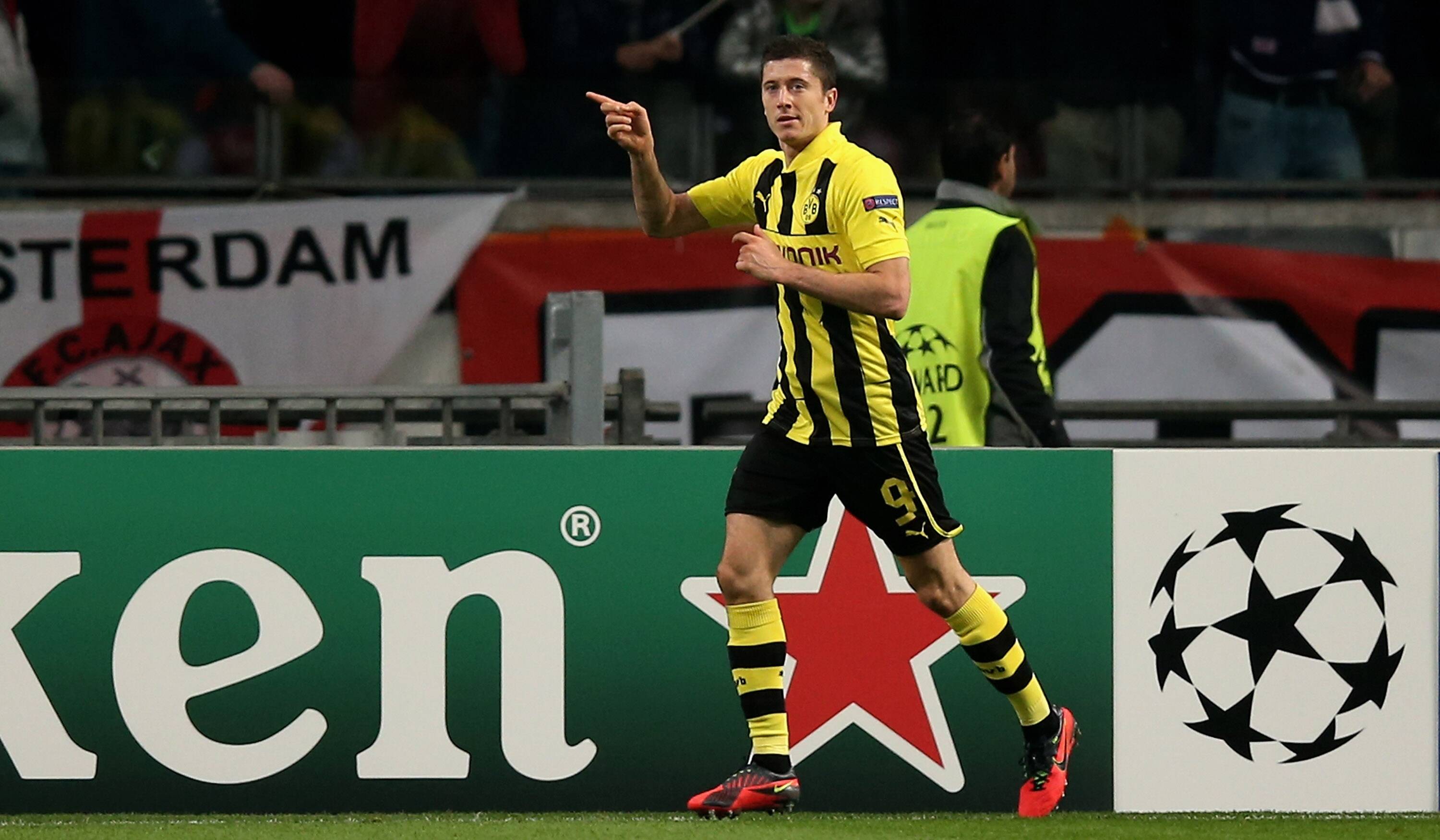 Lewandowski comemora gol do Borussia Dortmund na goleada contra o Ajax. Foto: Getty Images