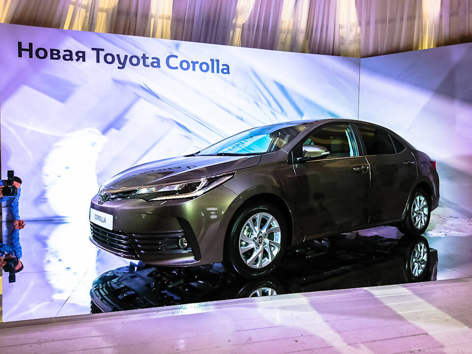 Toyota Corolla renovado é mostrado em evento na Rússia antes de ser apresentado no Salão do Automóvel, em São Paulo. Foto: Reprodução/Drive2.ru