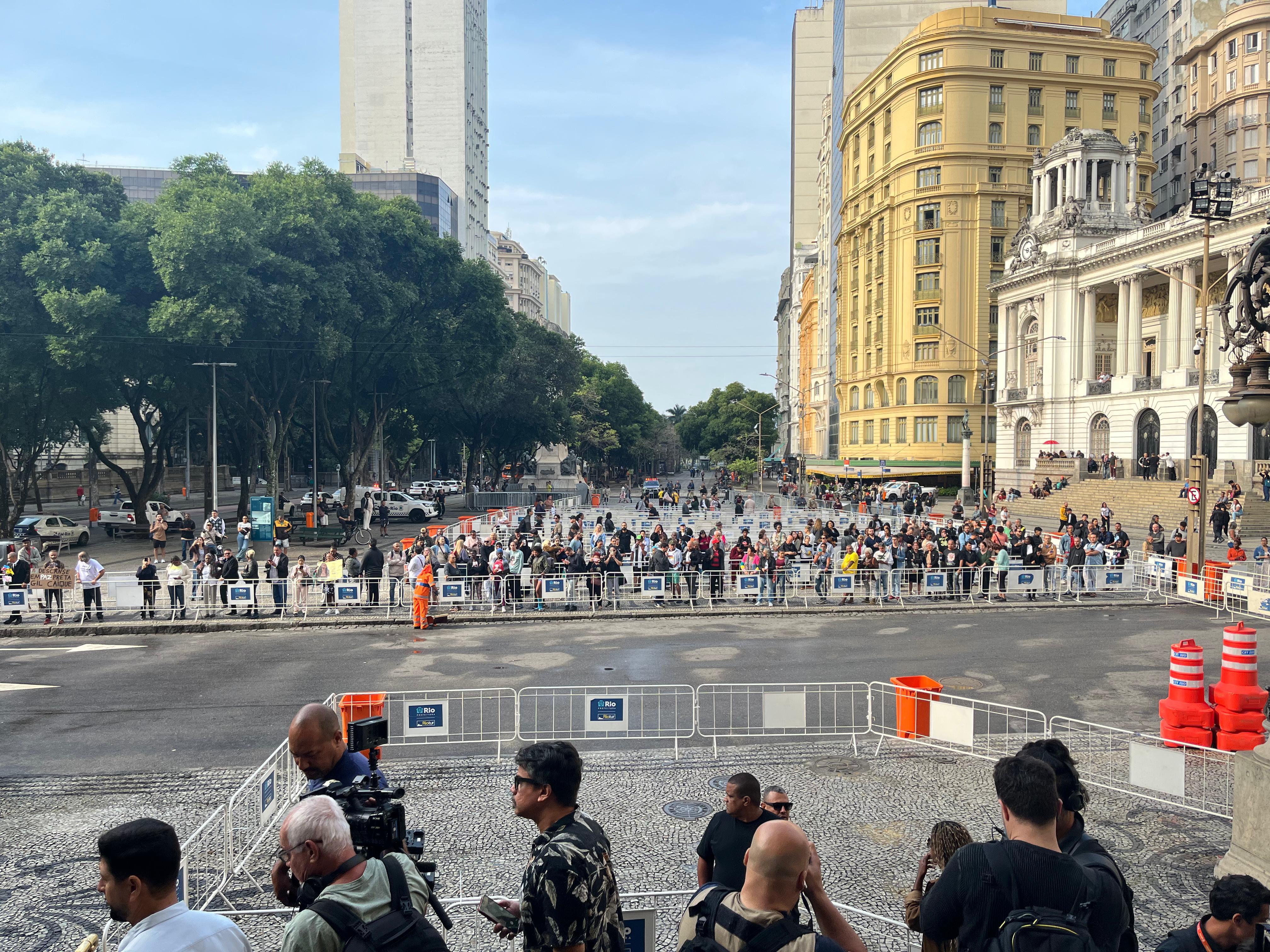 Fãs fazem fila para velório de Preta Gil no Rio de Janeiro. Foto: Foto: João Pedro Lima/ Portal iG