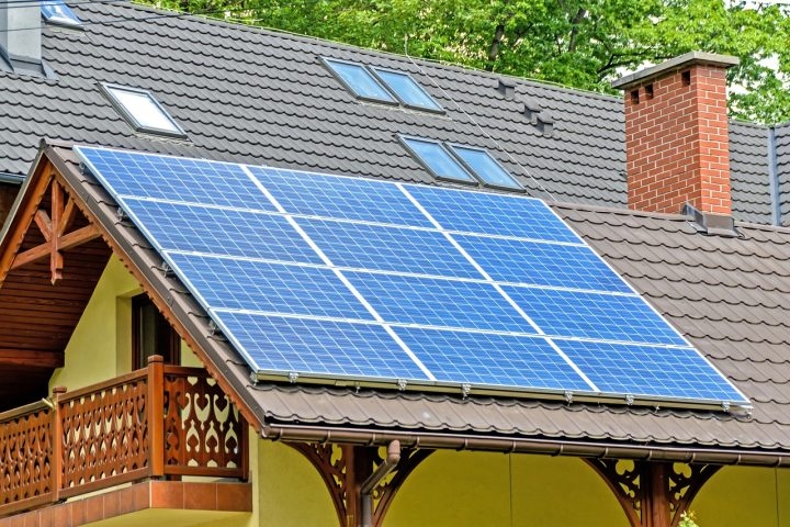 O projeto demonstra uma alternativa viável para reaproveitar lixo eletrônico e promover o uso de energia renovável em escala doméstica. Reprodução: Flipar