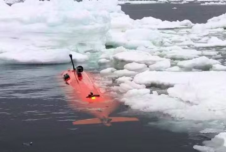 O submarino autônomo Ran, daUniversidade de Gotemburgo, na Suécia, sumiu sem explicação durante missão na Antártida, após fazer descobertas surpreendentes sobre a geleira Dotson. Reprodução: Flipar