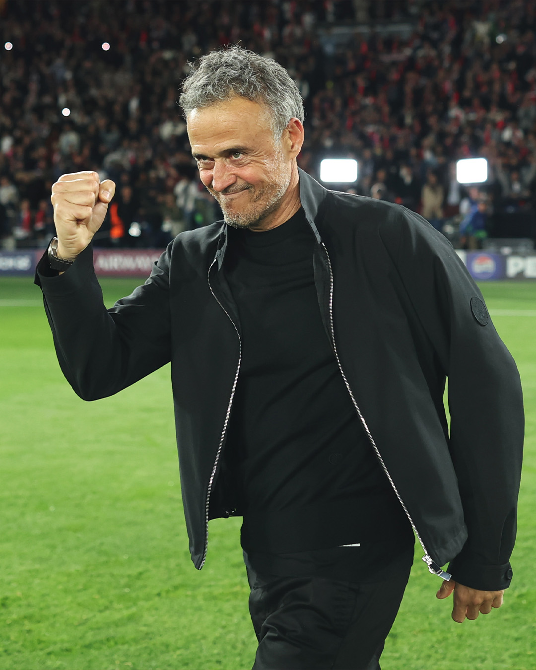 Escolhas de vestuário de Luis Enrique nos jogos do PSG marcam em cada jogo. Foto: Reprodução/Instagram