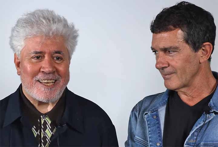 Durante a estadia na capital, ele entrou para o grupo do Teatro Nacional da Espanha, se tornando o funcionário mais novo da companhia. O seu desempenho nos palcos chamou atenção de Pedro Almodóvar (foto), também ator.  Reprodução: Flipar