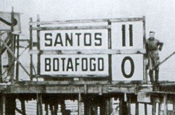 No dia 21 de novembro de 1964, o Rei marcou impressionantes oito gols na vitória por 11 a 0 do Santos sobre o Botafogo de Ribeirão Preto, na Vila Belmiro, pelo Campeonato Paulista.