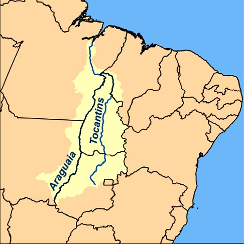 No período das cheias, seu trajeto navegável é de 2.000 km, entre Pará e Tocantins. Graças à sua potênci, tem sete usinas hidrelétricas em seu percurso. Tocantins é originário da língua tupi, e significa ‘bico de papagaio’.  Reprodução: Flipar