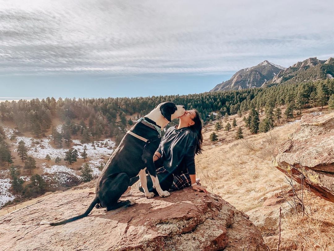 Melanie com Lucas nas montanhas.. Foto: Reprodução/Instagram 31.01.2023