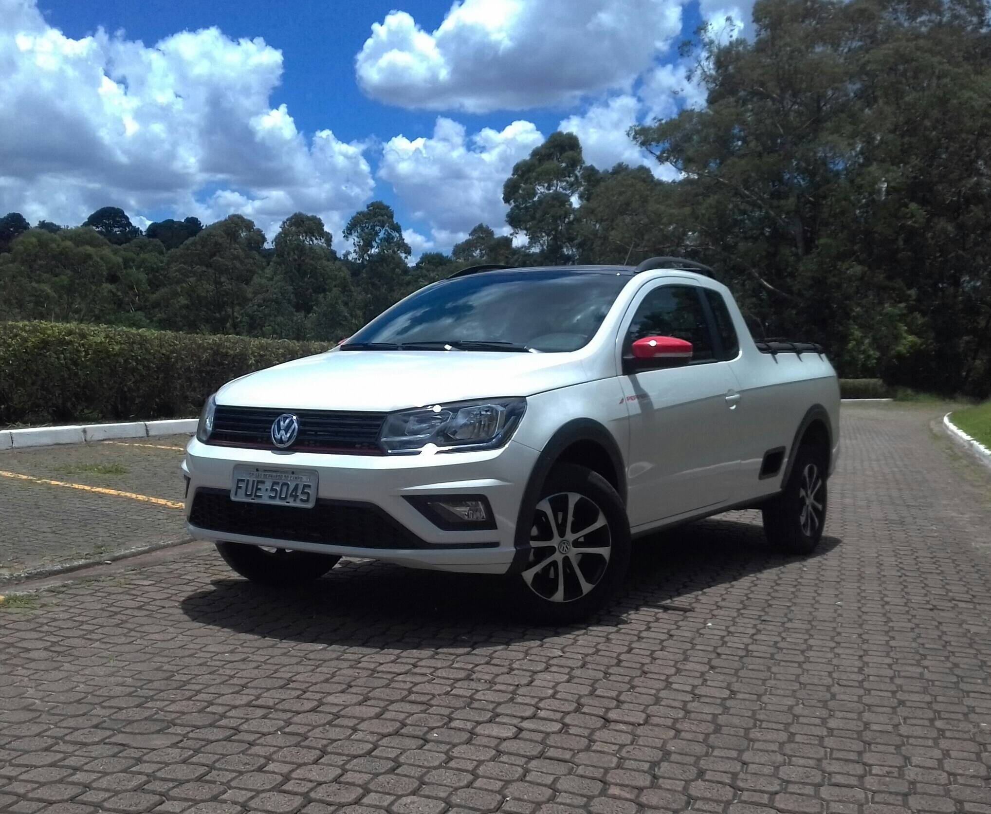 Comprar Picape Volkswagen Saveiro 1.6 G7 Cabine Dupla Cross Flex Azul 2023  em São Carlos-SP