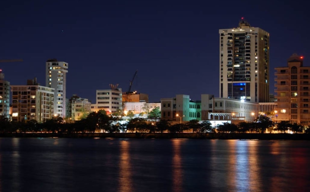 Porto Rico é um território não incorporado aos Estados Unidos desde 1898, com o status de Estado Livre Associado, possuindo uma Constituição própria e governo local, mas seus poderes são limitados. 
 Reprodução: Flipar