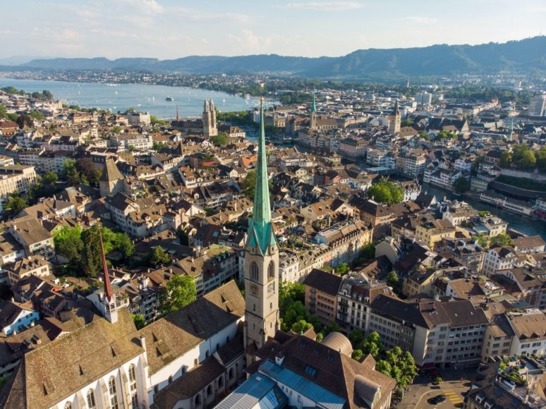 Zurique, onde desembarcou o brasileiro, é uma cidade que costuma aparecer nas primeiras posições dos ranking das melhores cidades do mundo para se viver.
