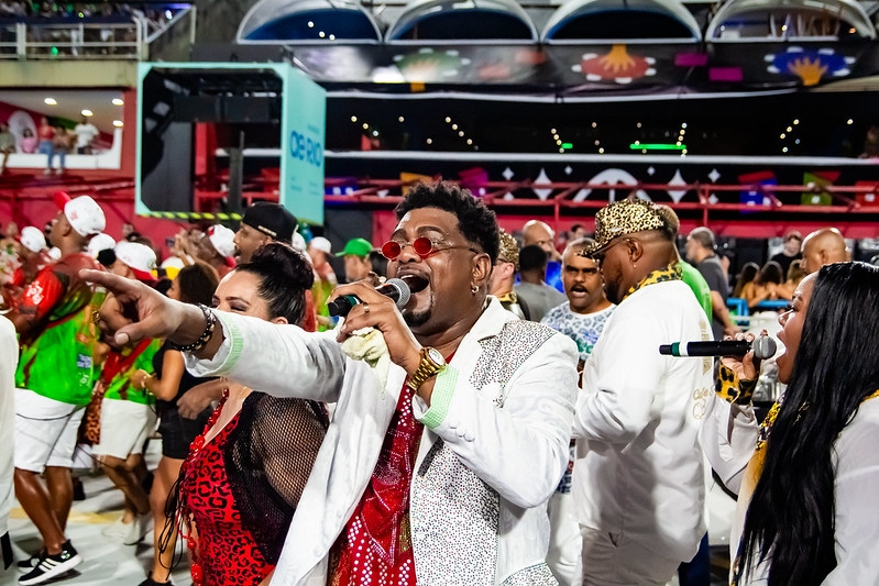 Evandro Malandro (Grande Rio) - Nascido em Nova Friburgo, ele teve passagens pelo carnaval da sua cidade natal, assim como em Uruguaiana, no Rio Grande do Sul e em São Paulo. No Rio, assumiu o microfone da Renascer de Jacarepaguá ao lado de Diego Nicolau. Reprodução: Flipar